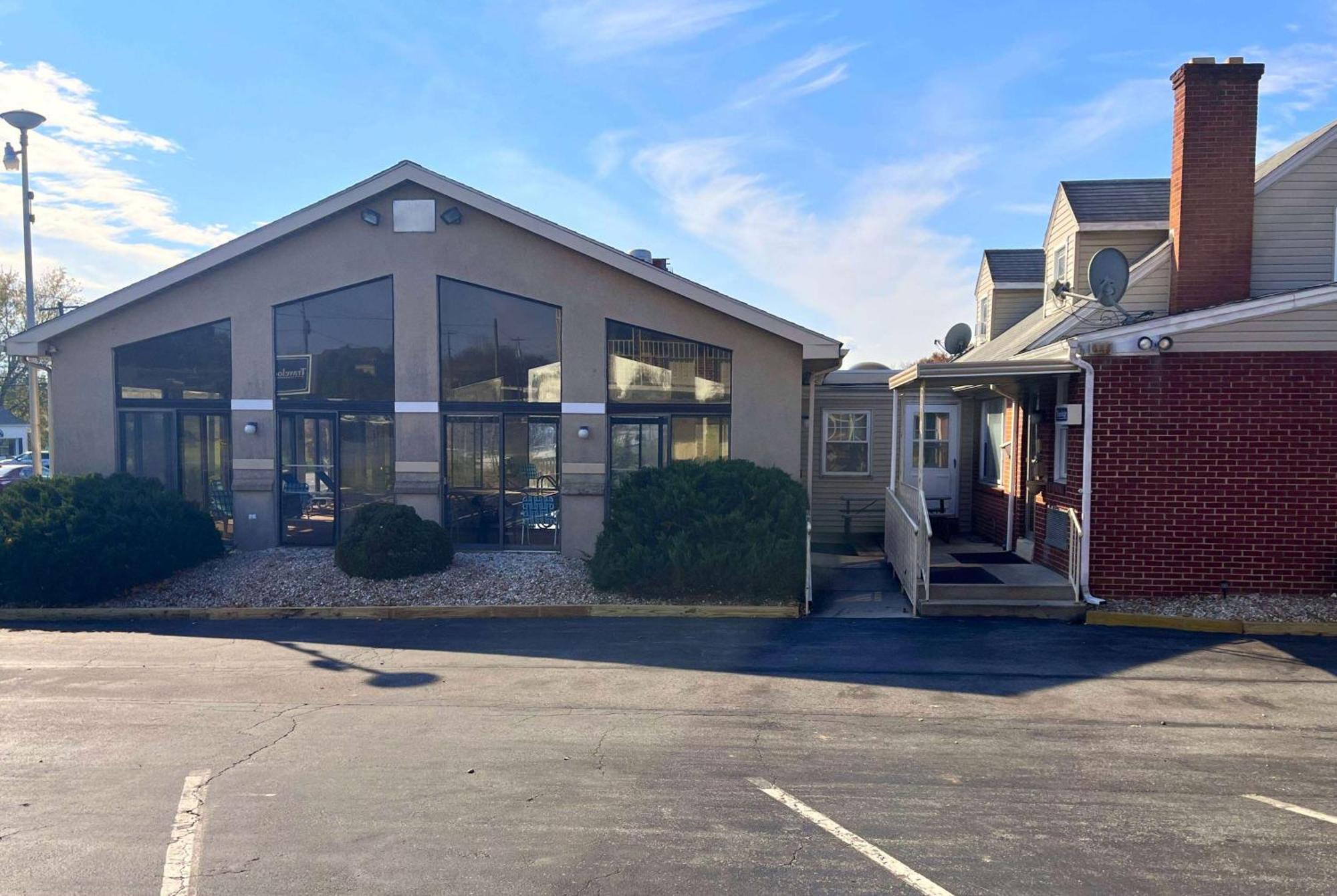 Travelodge By Wyndham Hershey Exterior photo